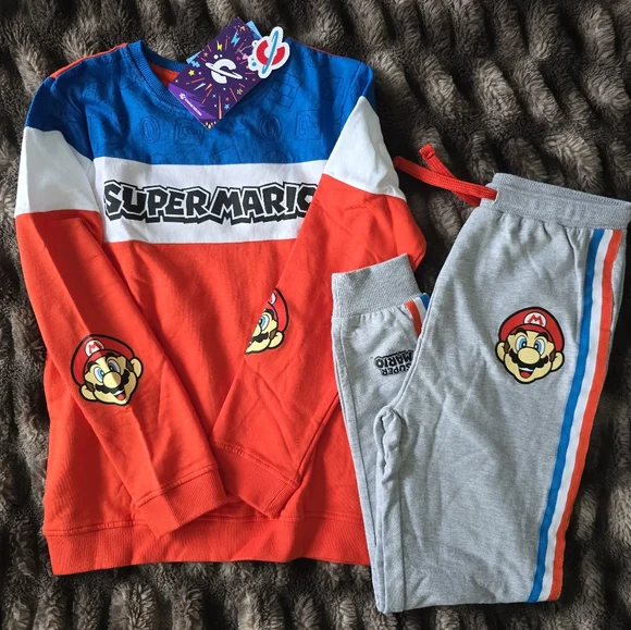 Super Mario NWT Sweatshirt And Sweatpants Set 10 - Picture 1 of 5